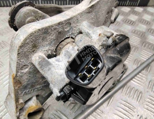 Моторчик передних стеклоочистителей (дворников) Honda CR-V II (RD8, RD9) 2004-2006 рестайлинг  Honda CR-V CR-V II (RD8, RD9) 2004-2006 рестайлинг