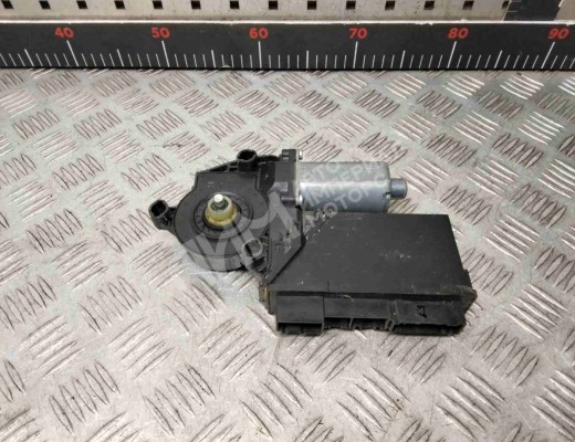 Моторчик стеклоподъемника передний правый Volkswagen Touareg I (7L) 2002-2006  Volkswagen Touareg Touareg I (7L) 2002-2006