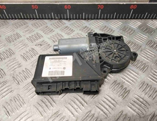 Моторчик стеклоподъемника передний правый Volkswagen Touareg I (7L) 2002-2006  Volkswagen Touareg Touareg I (7L) 2002-2006