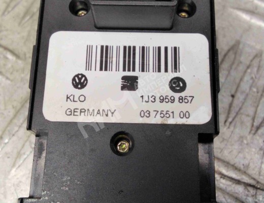 Блок управления стеклоподъемниками Volkswagen Passat B5 (3B) 1996-2000  Volkswagen Passat Passat B5 (3B) 1996-2000