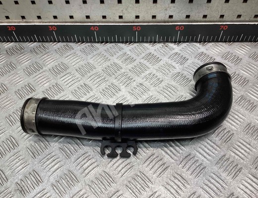 Патрубок интеркулера Volkswagen Passat B6 (3C) 2005-2010  Volkswagen Passat Passat B6 (3C) 2005-2010