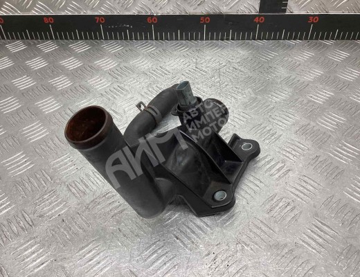 Фланец (тройник) системы охлаждения Volkswagen Crafter I (2E) 2006-2016  Volkswagen Crafter Crafter I (2E) 2006-2016