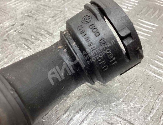 Патрубок радиатора Volkswagen Fox (5Z) 2003-2011  Volkswagen Fox Fox (5Z) 2003-2011