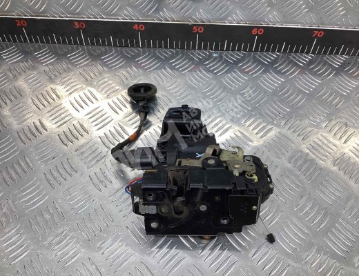 Замок двери передней правой Volkswagen Passat B5 (3B) 1996-2000  Volkswagen Passat Passat B5 (3B) 1996-2000