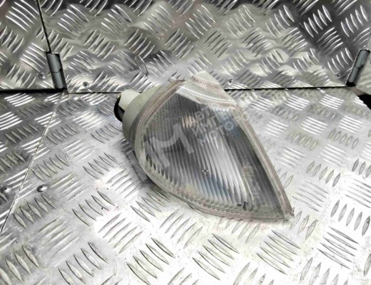 Поворотник правый Renault Laguna I (X56) 1993-2001  Renault Laguna Laguna I (X56) 1993-2001