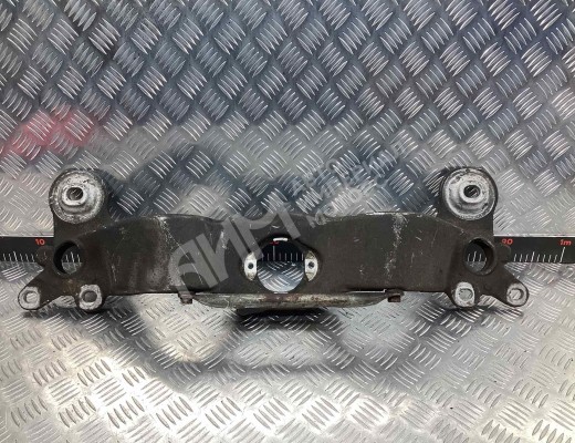 Балка под КПП Audi A4 B7 (8EC, 8ED) 2004-2008  Audi A4 A4 B7 (8EC, 8ED) 2004-2008