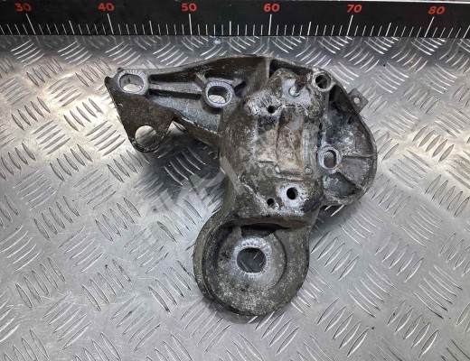 Кронштейн стабилизатора Audi A6 C6 (4F) 2004-2008  Audi A6 A6 C6 (4F) 2004-2008