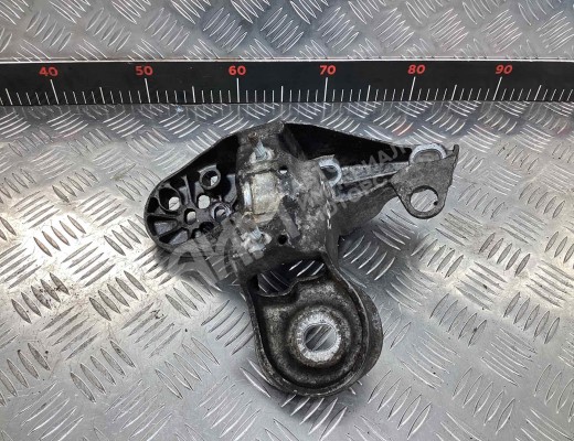 Кронштейн стабилизатора Audi A4 B7 (8EC, 8ED) 2004-2008  Audi A4 A4 B7 (8EC, 8ED) 2004-2008
