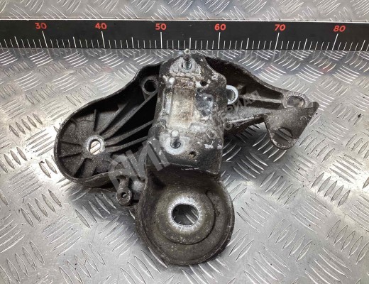 Кронштейн стабилизатора Audi A6 C6 (4F) 2004-2008  Audi A6 A6 C6 (4F) 2004-2008