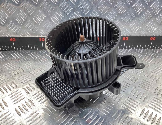 Моторчик печки Peugeot 5008 I (T8) 2009-2013  Peugeot 5008 5008 I (T8) 2009-2013