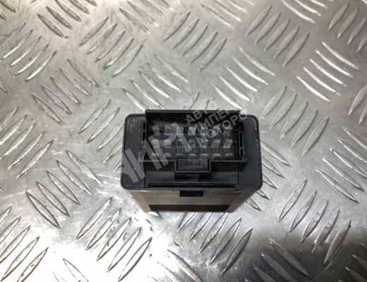 Реле поворотов Mercedes Vario (W670) 1996-2013  Mercedes Vario Vario (W670) 1996-2013