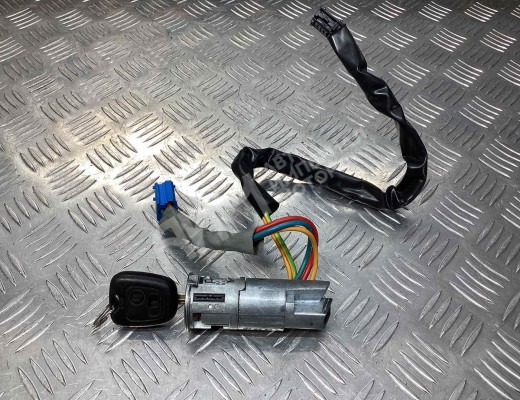 Замок зажигания Citroen X. Picasso (N68) 1999-2010  Citroen Xsara Picasso X. Picasso (N68) 1999-2010