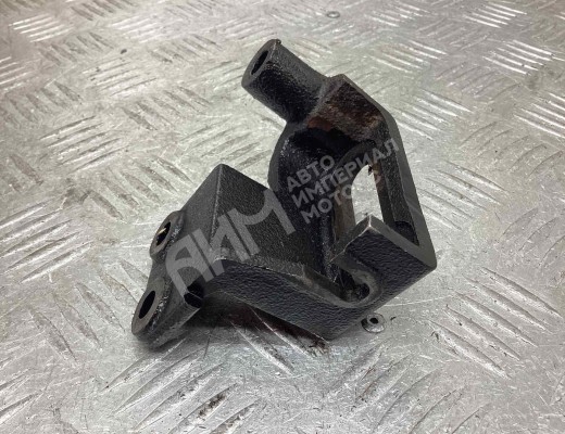 Кронштейн компрессора кондиционера Kia Carnival I (GQ) 1998-2006  Kia Carnival Carnival I (GQ) 1998-2006