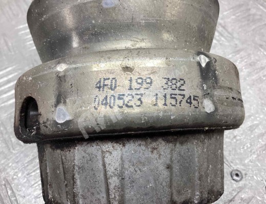 Подушка крепления двигателя Audi A6 C6 (4F) 2004-2008  Audi A6 A6 C6 (4F) 2004-2008