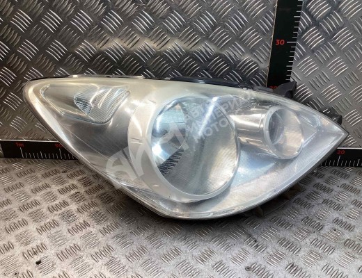 Фара правая Nissan Note (E11) 2008-2013 рестайлинг  Nissan Note Note (E11) 2008-2013 рестайлинг