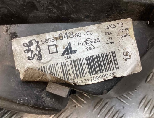 Фара левая Peugeot 307 (3A/3H) 2005-2008 рестайлинг  Peugeot 307 307 (3A/3H) 2005-2008 рестайлинг