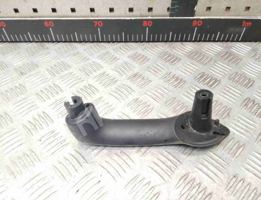 Ручка внутренняя задняя левая Volkswagen Golf IV (1J) 1997-2004  Volkswagen Golf Golf IV (1J) 1997-2004