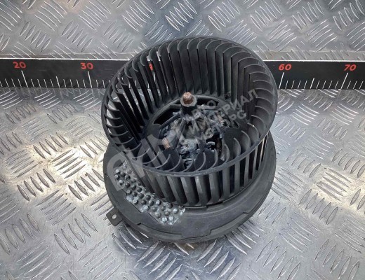 Моторчик печки Audi A4 B6 (8EC, 8E5) 2000-2004  Audi A4 A4 B6 (8EC, 8E5) 2000-2004