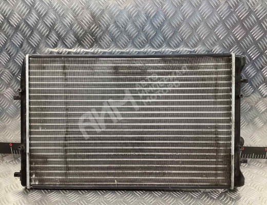 Радиатор (основной) Volkswagen Polo IV (9N) 2001-2005  Volkswagen Polo Polo IV (9N) 2001-2005