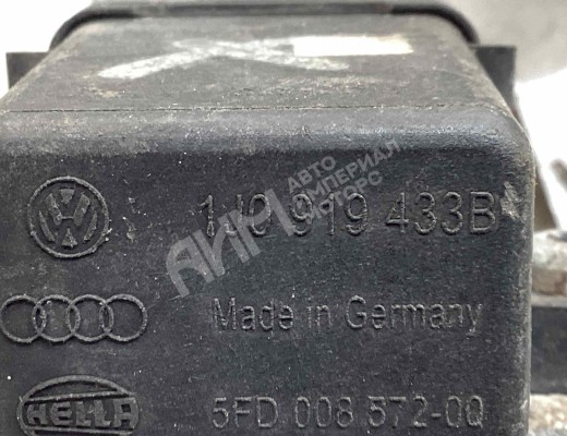 Насос вакуумный Volkswagen Golf IV (1J) 1997-2004  Volkswagen Golf Golf IV (1J) 1997-2004