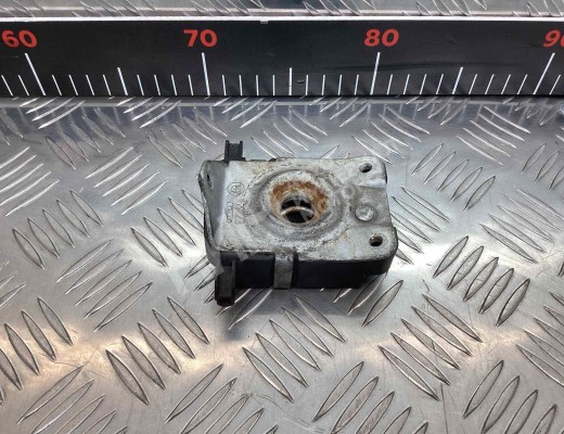 Замок капота BMW 3-Series (E46) 2001-2005 рестайлинг  BMW 3-Series 3-Series (E46) 2001-2005 рестайлинг