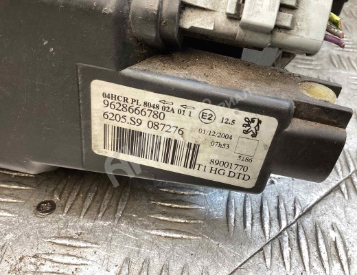 Фара правая Peugeot 206 (2A/2E) 1998-2003  Peugeot 206 206 (2A/2E) 1998-2003
