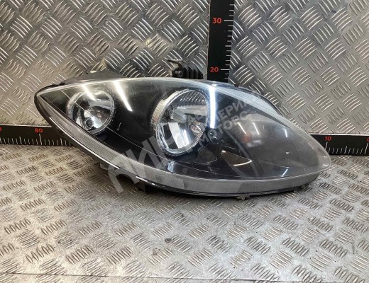 Фара правая Seat Altea (5P) 2004-2015  Seat Altea Altea (5P) 2004-2015