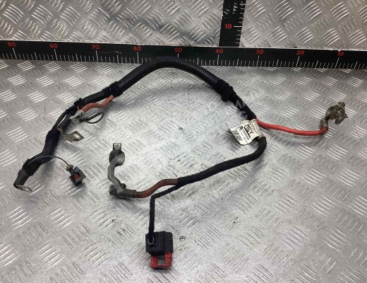 Плюсовой провод аккумулятора Opel Astra H 2007-2010 рестайлинг  Opel Astra Astra H 2007-2010 рестайлинг