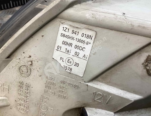Фара передняя (комплект) Skoda Octavia A5 (1Z) 2004-2008  Skoda Octavia Octavia A5 (1Z) 2004-2008
