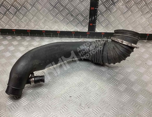 Патрубок воздушного фильтра Mercedes Vario (W670) 1996-2013  Mercedes Vario Vario (W670) 1996-2013