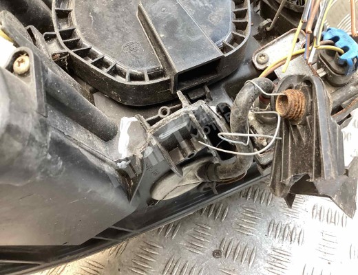 Фара левая Volkswagen Passat B5+ (3B) 2000-2005 рестайлинг  Volkswagen Passat Passat B5+ (3B) 2000-2005 рестайлинг