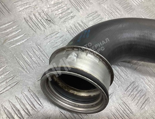 Патрубок интеркулера Volkswagen Passat B6 (3C) 2005-2010  Volkswagen Passat Passat B6 (3C) 2005-2010