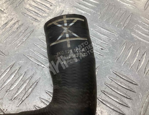 Патрубок (трубопровод, шланг) Volkswagen Golf V (1K) 2004-2009  Volkswagen Golf Golf V (1K) 2004-2009