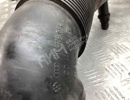 Патрубок воздушного фильтра Volkswagen Touran I (1T) 2003-2006  Volkswagen Touran Touran I (1T) 2003-2006