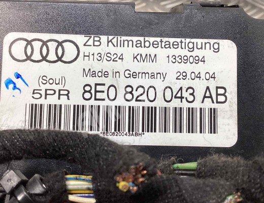 Блок управления печки/климат-контроля Audi A4 B6 (8EC, 8E5) 2000-2004  Audi A4 A4 B6 (8EC, 8E5) 2000-2004