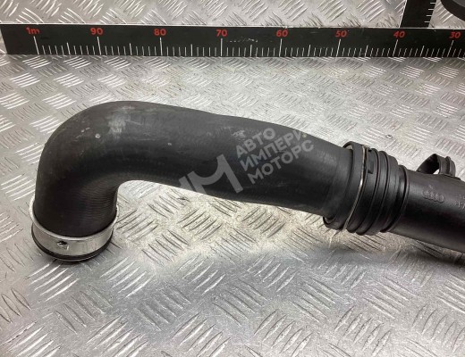 Патрубок интеркулера Volkswagen Caddy III (2K) 2004-2010  Volkswagen Caddy Caddy III (2K) 2004-2010