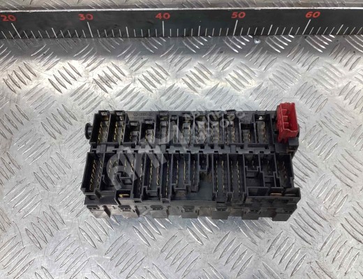 Блок предохранителей Volkswagen Transporter T4 (7D) 1990-1997  Volkswagen Transporter Transporter T4 (7D) 1990-1997