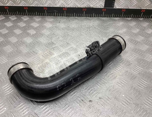 Патрубок интеркулера Volkswagen Caddy III (2K) 2004-2010  Volkswagen Caddy Caddy III (2K) 2004-2010