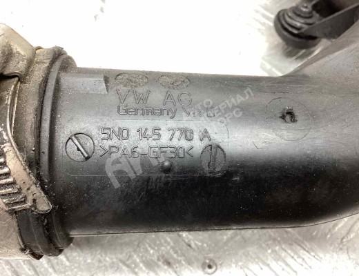 Патрубок интеркулера Volkswagen Passat B6 (3C) 2005-2010  Volkswagen Passat Passat B6 (3C) 2005-2010