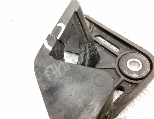 Кронштейн крепления троса КПП Volkswagen Passat B6 (3C) 2005-2010  Volkswagen Passat Passat B6 (3C) 2005-2010
