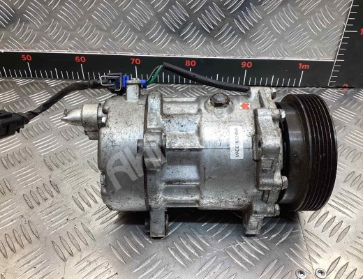 Компрессор кондиционера Volkswagen Golf IV (1J) 1997-2004  Volkswagen Golf Golf IV (1J) 1997-2004