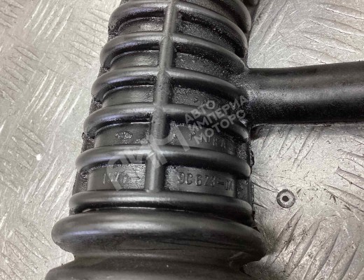 Патрубок воздушного фильтра Ford Mondeo III 2003-2007 рестайлинг  Ford Mondeo Mondeo III 2003-2007 рестайлинг