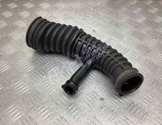 Патрубок воздушного фильтра Ford Mondeo III 2003-2007 рестайлинг  Ford Mondeo Mondeo III 2003-2007 рестайлинг