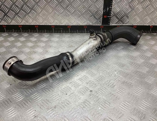 Патрубок интеркулера BMW 3-Series (E46) 2001-2005 рестайлинг  BMW 3-Series 3-Series (E46) 2001-2005 рестайлинг