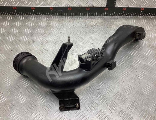 Патрубок интеркулера Volkswagen Passat B5+ (3B) 2000-2005 рестайлинг  Volkswagen Passat Passat B5+ (3B) 2000-2005 рестайлинг