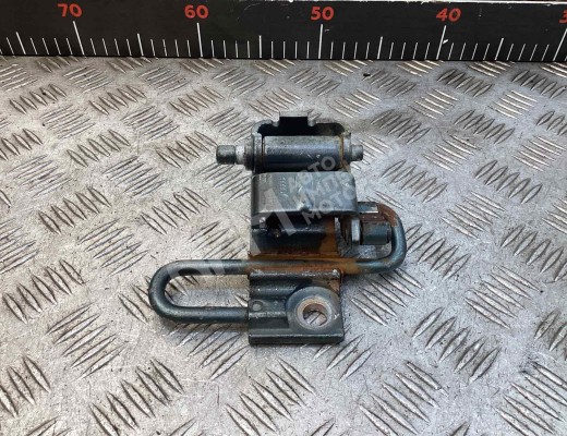 Петля двери передней левой Audi A6 C5 (4B) 1997-2001  Audi A6 A6 C5 (4B) 1997-2001