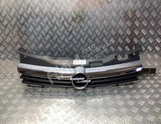 Решетка радиатора Opel Astra H 2004-2007  Opel Astra Astra H 2004-2007