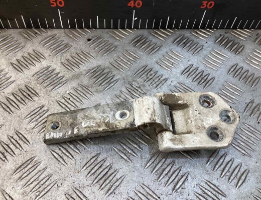 Петля двери задней правой Volkswagen Caddy III (2K) 2004-2010  Volkswagen Caddy Caddy III (2K) 2004-2010