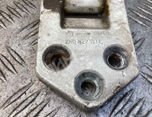 Петля двери задней левой Volkswagen Caddy III (2K) 2004-2010  Volkswagen Caddy Caddy III (2K) 2004-2010