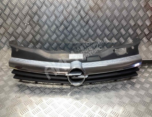 Решетка радиатора Opel Astra H 2004-2007  Opel Astra Astra H 2004-2007